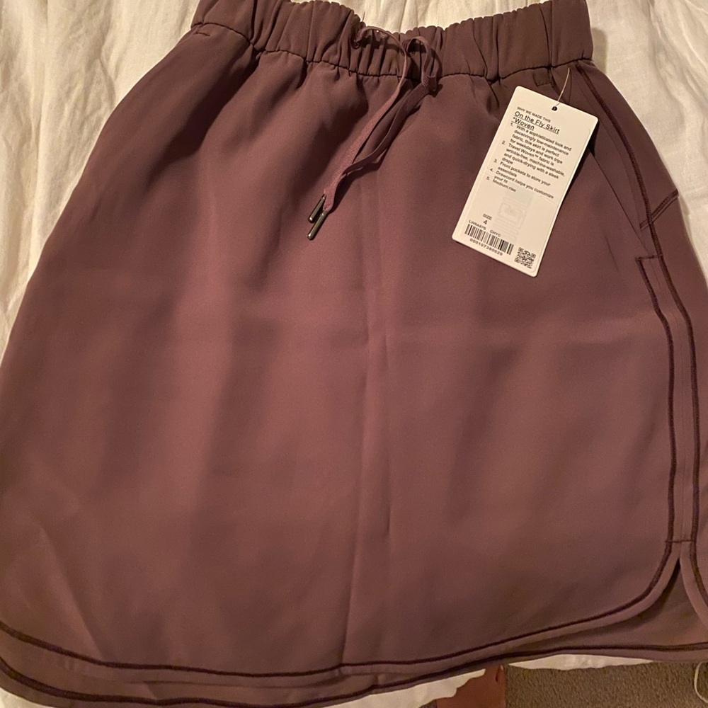 NWT: lululemon on the fly skirt size 4